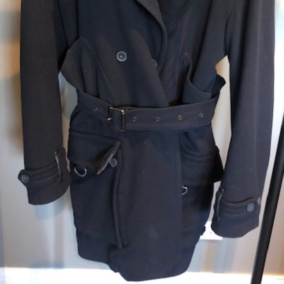 Great Wool Trenchcoat with Leather Accents - Picture 2 of 10